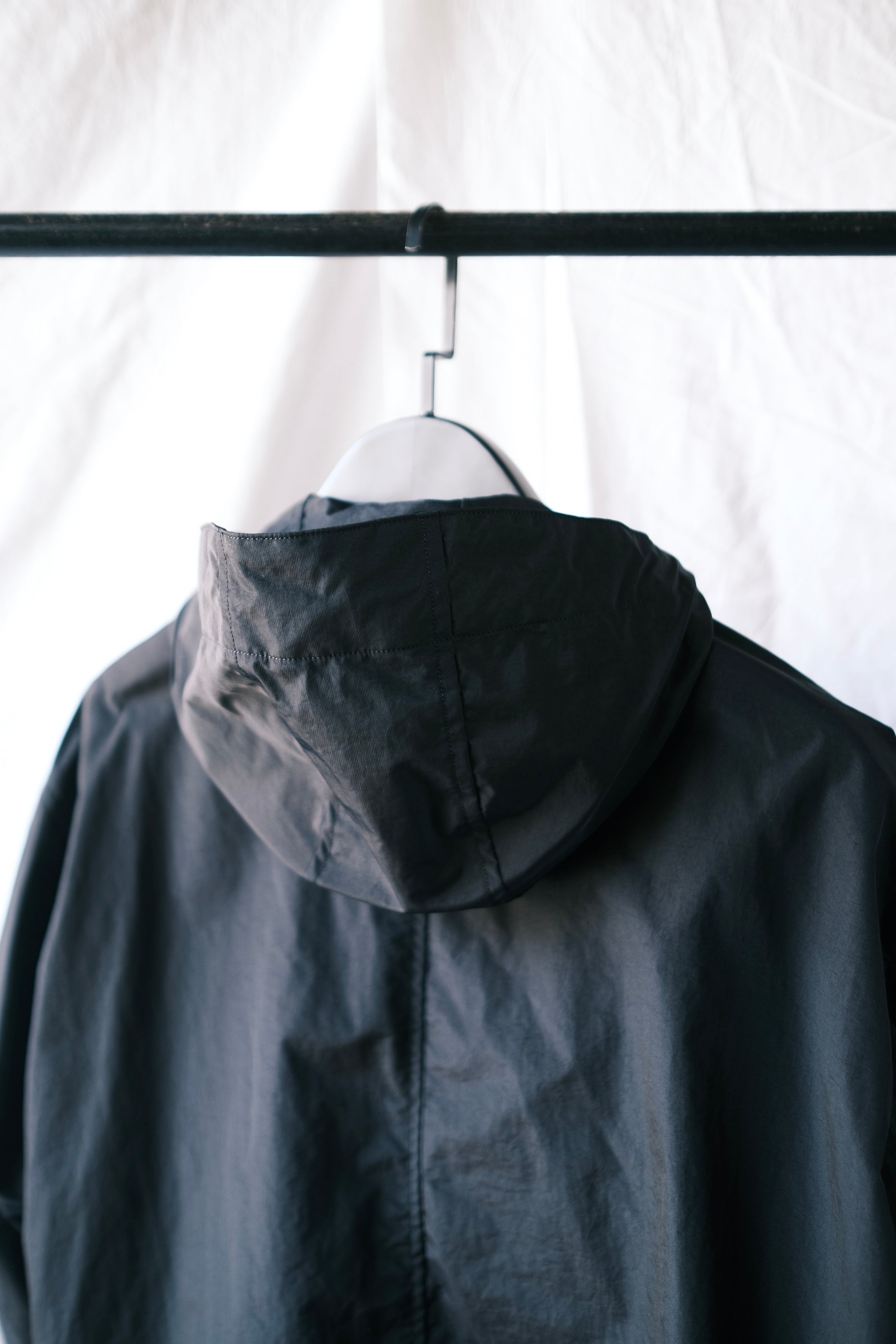 WASHED NYLON KERSEY HOODED JKT / Black – acacia
