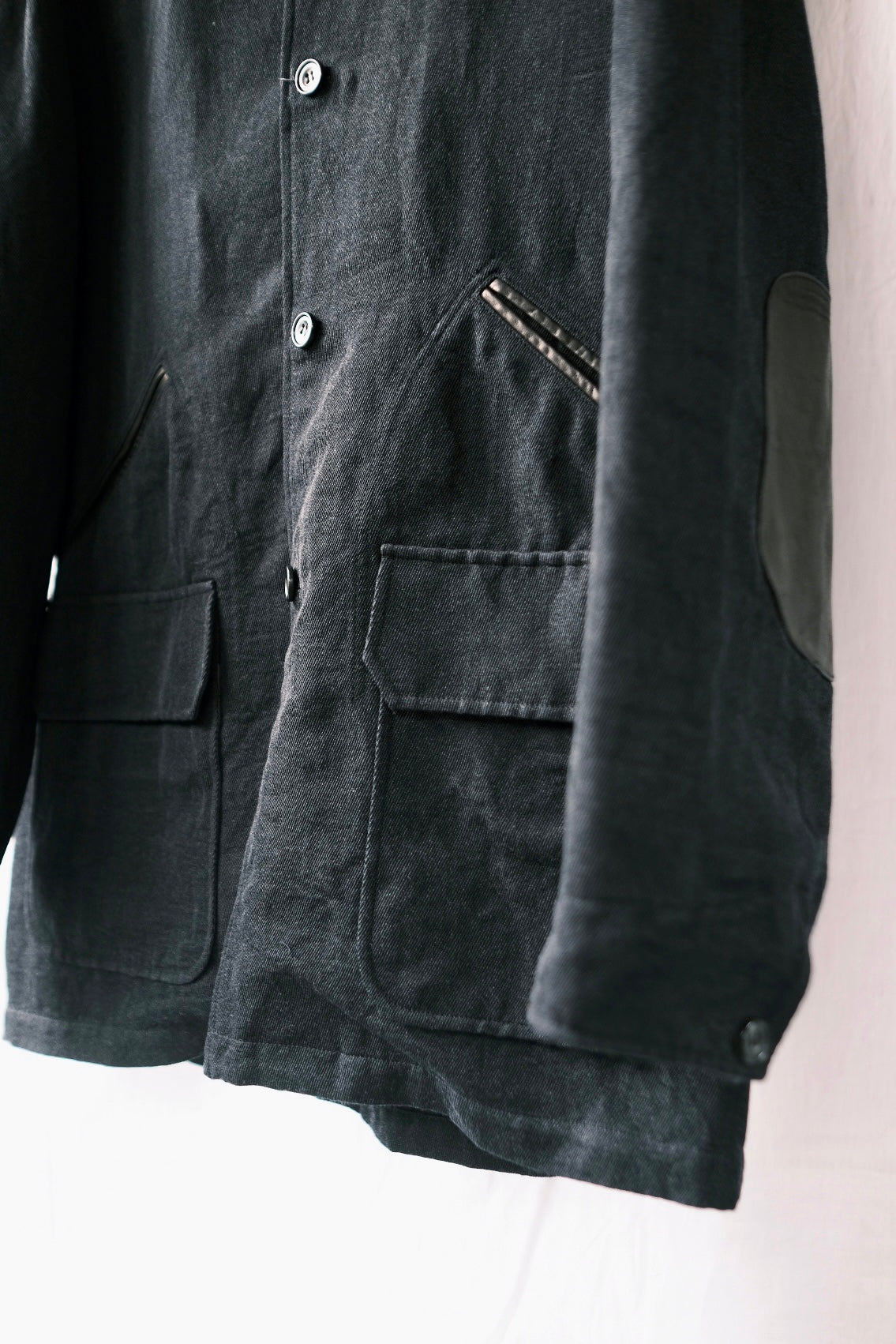 GUARDIAN / Navy Top – acacia
