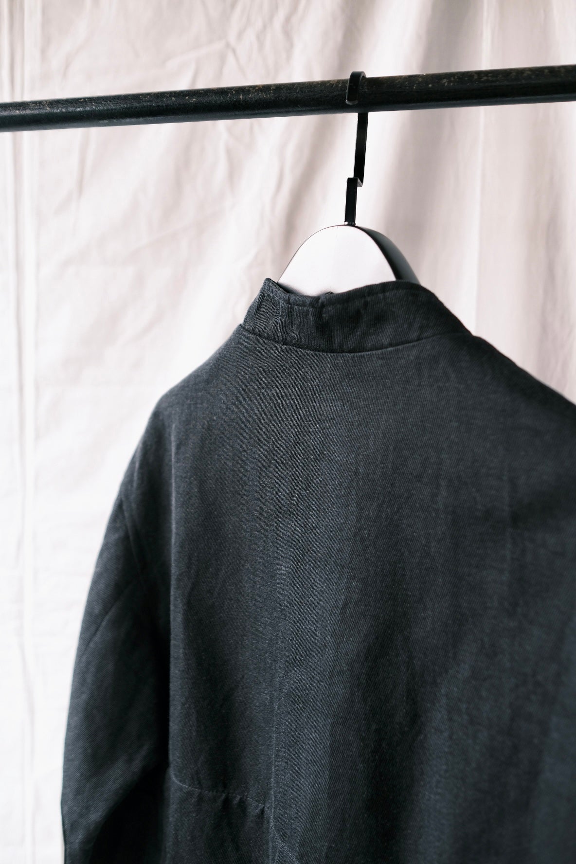GUARDIAN / Navy Top – acacia