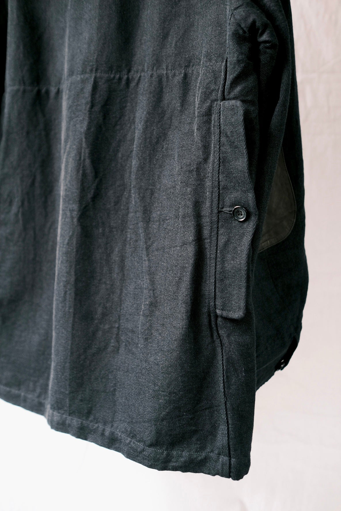 GUARDIAN / Navy Top – acacia