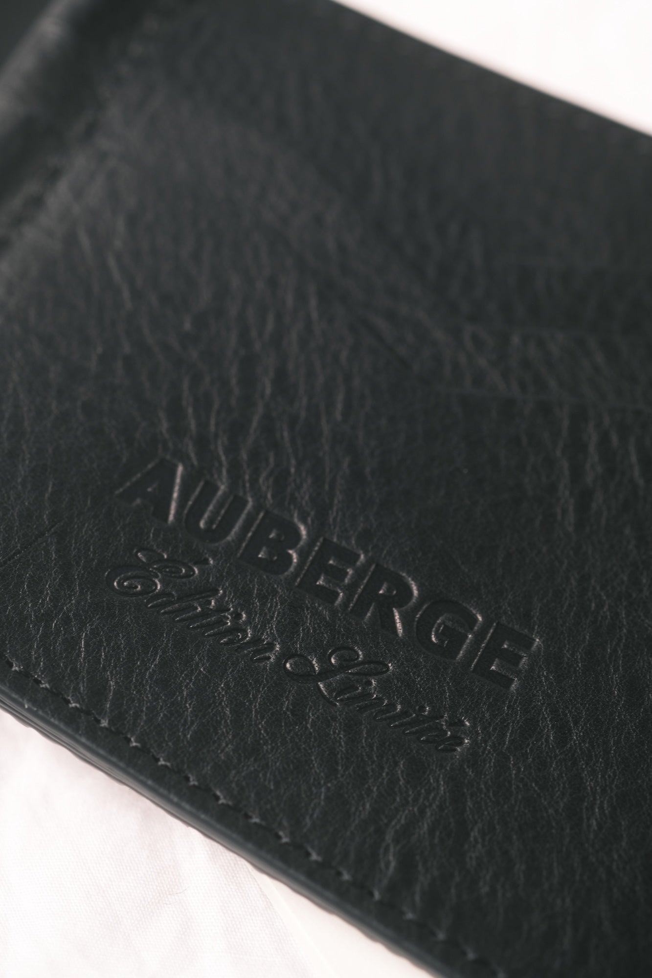 Gland E / Black×Black – acacia